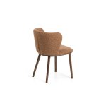 Chaise Ciselia en chenille épaisse terracotta et pieds en bois de frêne avec finition ton noyer