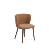 Chaise Ciselia en chenille épaisse terracotta et pieds en bois de frêne avec finition ton noyer FSC Mix Credit