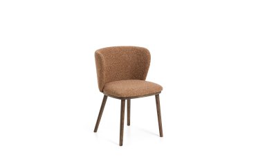 Sedia Ciselia in ciniglia spessa terracotta e gambe in legno massiccio di frassino con finitura noce FSC Mix Credit