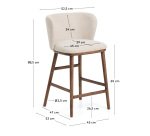 Tabouret Ciselia en chenille épaisse beige et pieds en bois de frêne avec finition ton noyer 65 cm