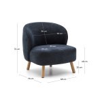 Fauteuil Ulit en tissu chenille bleu-gris et pieds en bois de hêtre finition naturelle.