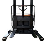 Gerbeur électrique lithium longerons encadrants capacité 1200 kg levée 2814 mm