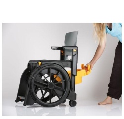 Seau d'accès pour fauteuil d'accès aux toilettes