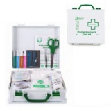 Mallette premiers secours – Multi-activités – Coque ABS blanc 20 à 30 personnes