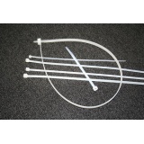 Colliers de serrage 3,5 x 370 - par 100 - Blanc
