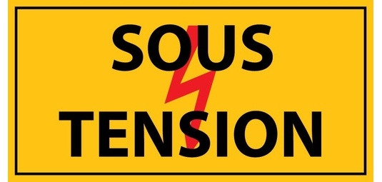 Panneau de danger - Pictogramme Sous tension - PVC - ISO 7010 297 x 105 mm