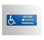 Signalisation - Direction vers parking PMR, flèche à gauche