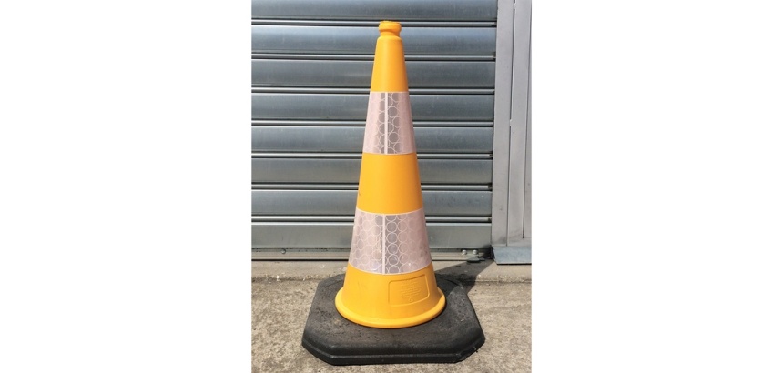 Cône de signalisation Jaune vif à bandes rétro-réfléchissantes