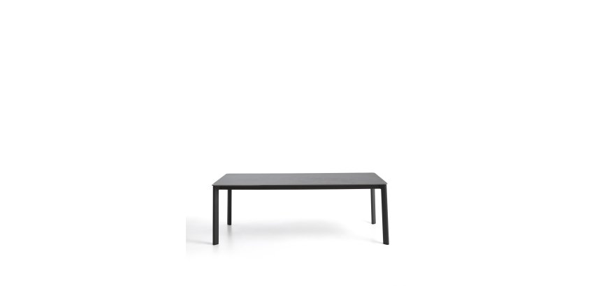 DE_Table Anafi en pierre frittée et aluminium graphite 220 x 100 cm