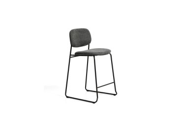 Tabouret empilable Meli en chenille grise et pieds en métal gris FSC Mix Credit 65 cm