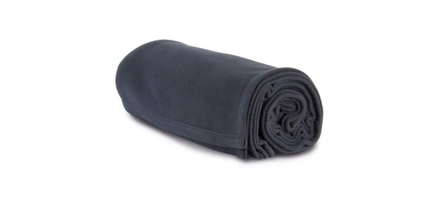Couverture de voyage Urban Factory PLAID DE VOAYGE 120*150 - NOIR