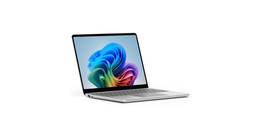 PC portable Microsoft Surface Laptop 13" Ecran Tactile Copilot+PC Snapdragon X Plus 16 Go RAM 512 Go SSD Platine