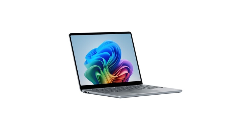 PC portable Microsoft Surface Laptop 13" Ecran Tactile Copilot+PC Qualcomm Snapdragon X Plus 16 Go RAM 512 Go SSD Océan