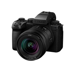 Appareil photo hybride Panasonic S5 MARK II X + S 20-60mm f/3.5-5.6