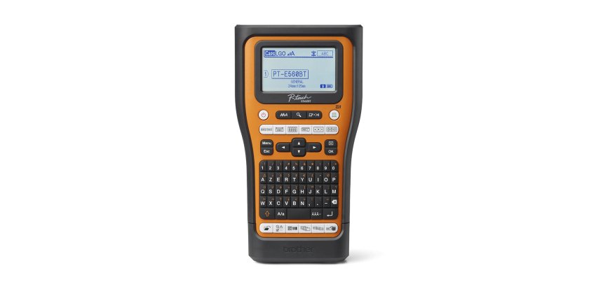 Brother PT-E560BTSP impresora de etiquetas Transferencia térmica 180 x 180 DPI 30 mm/s Inalámbrico y alámbrico HSE/TZe Bluetooth QWERTY