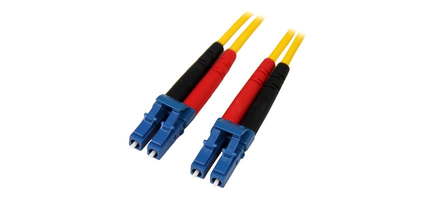 StarTech.com Câble Réseau Fibre Optique LC vers LC Mâle / Mâle - Duplex Monomode 9/125 LSZH - Jaune 1 m