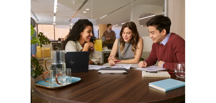 HP Poly Altavoz manos libres USB-A y USB-C Poly Sync 40+ y adaptador USB-A BT700