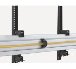 Equip Montaggio a soffitto a tre schermi da 45” a 50”