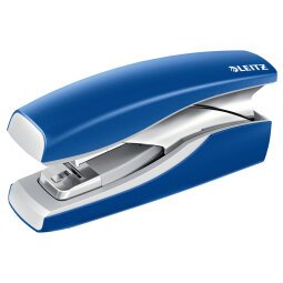 Agrafeuse sur socle NeXXt Softpress Flat Clinch, agrafes 24-26/6, 24/8, capacité 30 feuilles. Bleu