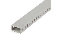 StarTech.com Chemin de Câbles PVC avec Couvercle - 50mm W x 25mm H - Longueur 2m - Slots Parallels 8mm, Goulotte Cache Câble Murale Câble Réseau PVC, max. 20 câbles, Homologué UL