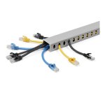 StarTech.com Chemin de Câbles PVC avec Couvercle - 38mm W x 25mm H - Longueur 2m - Slots Parallels 8mm, Goulotte Cache Câble Murale Câble Réseau PVC, max. 20 câbles, Homologué UL