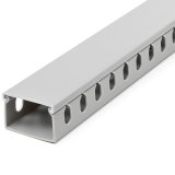 StarTech.com Chemin de Câbles PVC avec Couvercle - 38mm W x 25mm H - Longueur 2m - Slots Parallels 8mm, Goulotte Cache Câble Murale Câble Réseau PVC, max. 20 câbles, Homologué UL