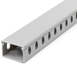 StarTech.com Chemin de Câbles PVC avec Couvercle - 38mm W x 25mm H - Longueur 2m - Slots Parallels 8mm, Goulotte Cache Câble Murale Câble Réseau PVC, max. 20 câbles, Homologué UL