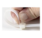 StarTech.com Colliers de Serrage Réutilisables 25 cm Blancs - Largeur 7 mm - Diam. faisceau 65 mm - Résistance traction 22 kg - Colson nylon détachable - Intérieur/extérieur - Homologués 94V-2/UL - 100 pcs