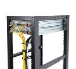 StarTech.com Crochet à Anneau en D pour la Gestion des Câbles dans les Baies de Serveurs 1U Verticales (5,7 x 10cm); Organiseur de Câbles pour Montage en Rack Réseau; Gestionnaire de Câbles pour Armoires de 19" et 10"