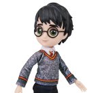 Wizarding World | Bambola articolata Harry Potter 20cm | Bacchetta e divisa di Hogwarts inclusa | Collezione Harry Potter | Per bambini dai 5 anni in su