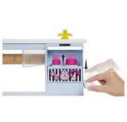 Barbie Pasticceria - Playset con Bambola e Postazione da Pasticceria - Bambola da 30 cm - Oltre 20 Accessori per Dolci - Regalo per Bambini da 3+ Anni