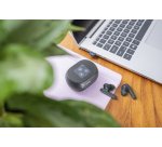 HP Poly Écouteurs noir charbon Poly Voyager Free 60+ UC + adaptateur USB-C BT700 + étui de charge avec écran tactile