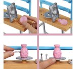 Barbie Relax and Create Atelier - Playset con Bambola e Plastilina per Vasi e Pittura - 25+ Accessori - Alta 29 cm - Regalo per Bambini 3-7 Anni