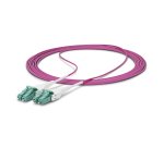 StarTech.com Câble Fibre Optique Multimode OM4 LC vers LC (UPC) de 50m, Erika Violet, 50/125 µm, 40G/100G, LOMMF/VCSEL, Cordon de Raccordement Fibre Optique Uniboot, Certifié OFNR Riser