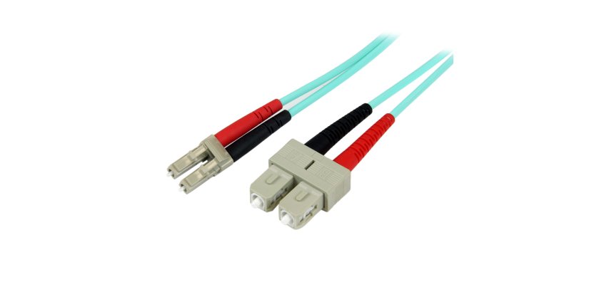 StarTech.com Câble Fibre Optique Multimode de 2m LC/UPC à SC/UPC OM3, Fibre Zipcord Full Duplex 50/125µm, Réseaux 100G, LOMMF/VCSEL, <0.3dB Faible Perte d'Insertion, Cordon Patch Fibre LSZH
