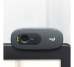 Logitech C270 Webcam HD, HD 720p/30fps, Videochiamate HD Widescreen, Correzione Automatica ?Luminosità, Microfono Riduzione del Rumore, Skype, FaceTime, Hangouts, ?WebEx,PC/Mac/Tablet/Chromebook