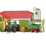 Boite de jeux schleich farm world tracteur convoyeur a    foin avec remorque