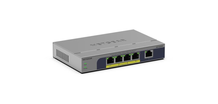 NETGEAR GS105PP Non-géré Gigabit Ethernet (10/100/1000) Connexion Ethernet, supportant l'alimentation via ce port (PoE) Montage sur le bureau ou sur le mur Gris