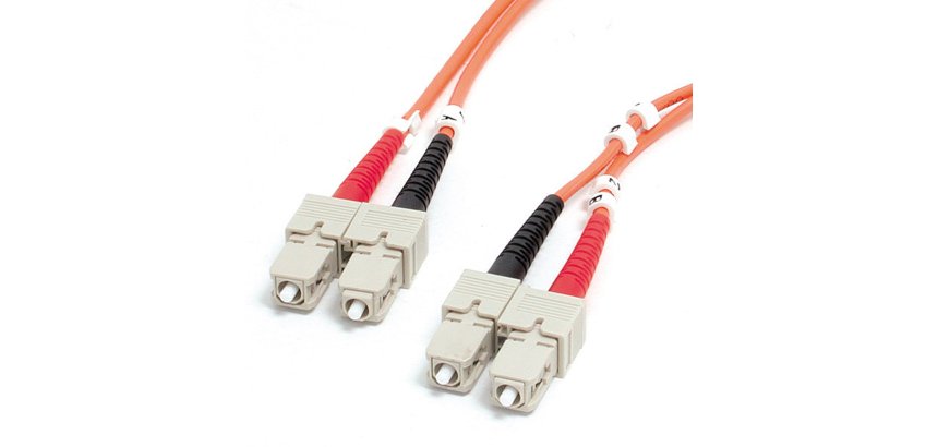 StarTech.com Câble Fibre Optique Multimode SC à SC OM1 de 2m, Dimension de la Fibre 62.5/125, Réseaux 10G - Cordon de Raccordement Fibre LSZH