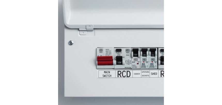 Brother PT-E560BTSP imprimante pour étiquettes Transfert thermique 180 x 180 DPI 30 mm/sec Avec fil &sans fil HSE/TZe Bluetooth QWERTY