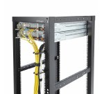 StarTech.com Lot de 5 Crochets à Anneau en D pour la Gestion des Câbles dans les Baies de Serveurs 1U Verticales (4,5 x 10cm); Organiseur de Câbles pour Montage en Rack Réseau; Système de Gestion des Câbles pour Armoires de 19" et 10"