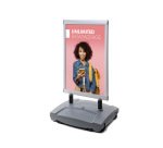 Présentoir extérieur Windtalker® Excel avec base plastique 70 x 100 cm