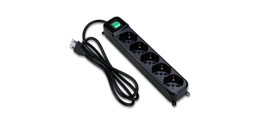 Tecnoware FMP5IIG prolunghe e multiple 1,5 m 5 presa(e) AC Interno Nero, Verde