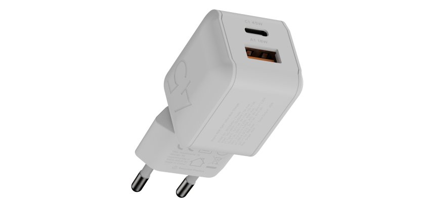 Xtorm XECNG450 chargeur d'appareils mobiles Universel Blanc USB Charge rapide Intérieure