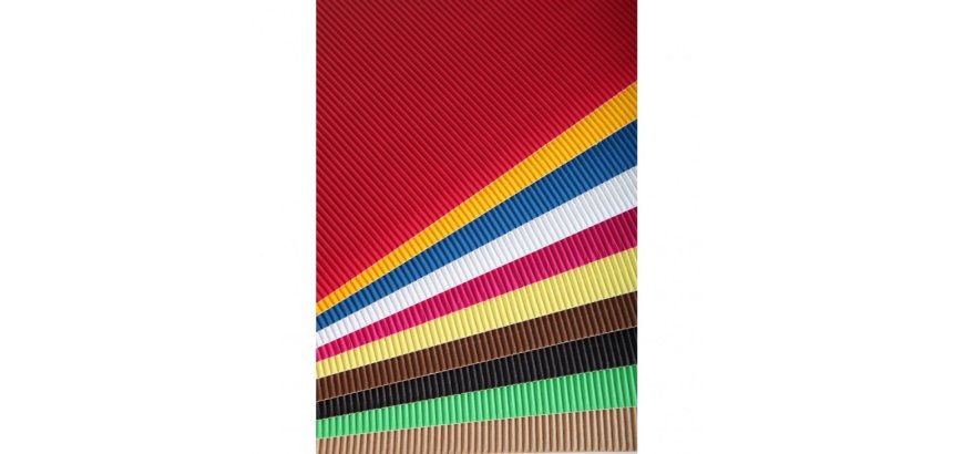 CARTON ONDULÉ, Paquet de 15 feuilles moyenne cannelure 300g/m2 au format 50x35cm - Assortiment