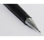 Porte-mine pentel p200 0.5mm embout et agrafe métalliques canon fixe longueur 4 mm gomme rechargeable corps noir