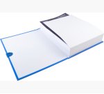 Chemise extensible en balacron. Rabat en pied, fermeture par sangle scratch. Coloris Bleu