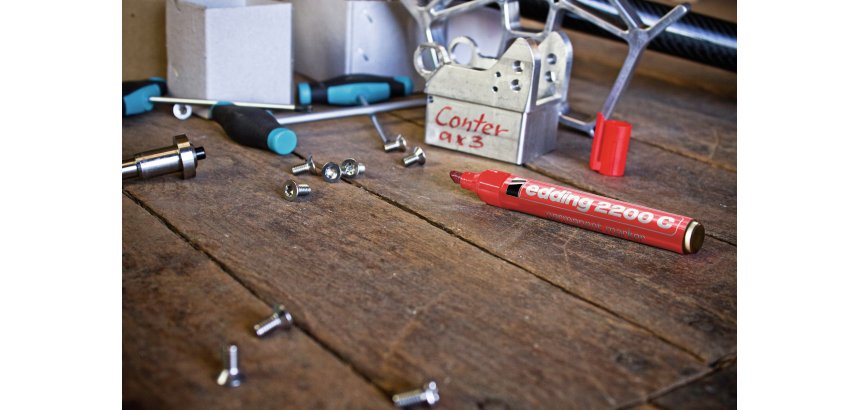 Marqueur permanent Edding 2200C pointe biseautée de 1 à 5 mm noir