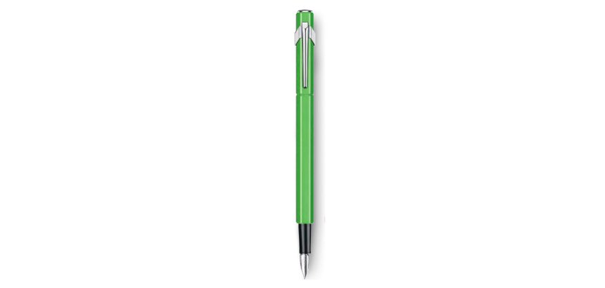 Stylo-plume caran d'ache 840 pop line corps aluminium plume moyenne coloris vert lime étui