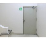 Panneau PVC adhésif antidérapant évacuation droite 20x20 cm - Vert